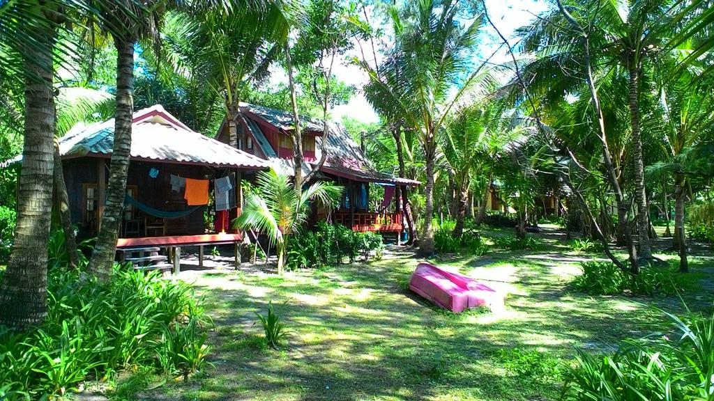 Hornbill Hut Hotel Koh Phayam Esterno foto