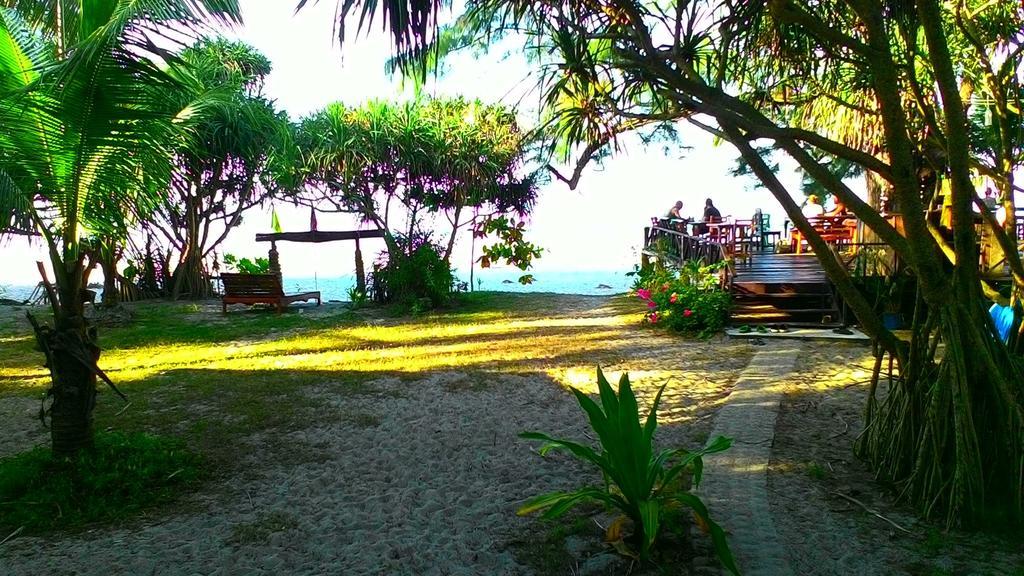 Hornbill Hut Hotel Koh Phayam Esterno foto