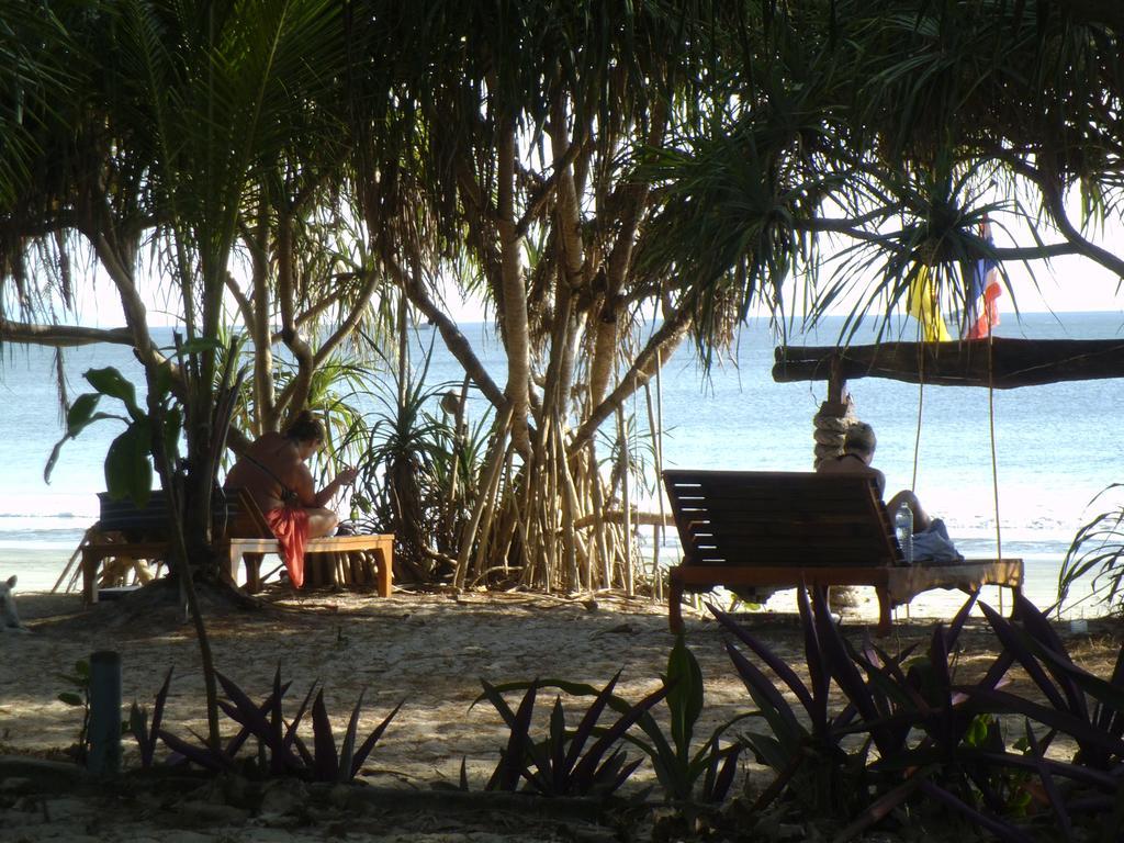 Hornbill Hut Hotel Koh Phayam Esterno foto